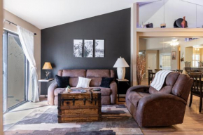 Cozy 2BR House with BBQ, Near Tempe Attractions
